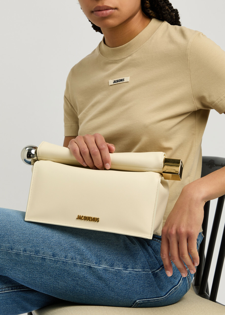 JACQUEMUS◆メタルアクセント付き ラフィア クラッチバッグ Jacquemus La Petite Pochette Rond Carré クラッチバッグ