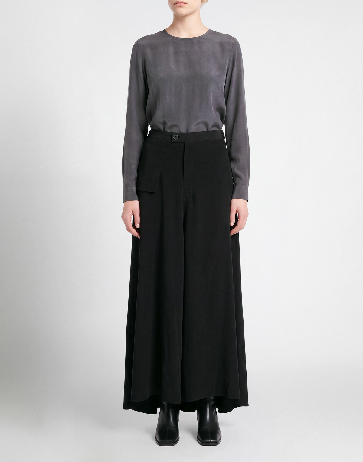 Yohji Yamamoto Womens Pants in Black