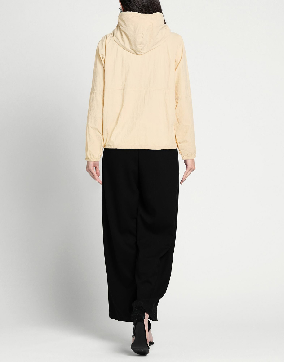Donni. Womens Jacket in Beige