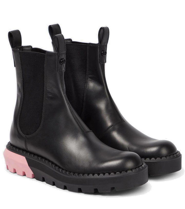 Photo: Gucci Leather Chelsea boots