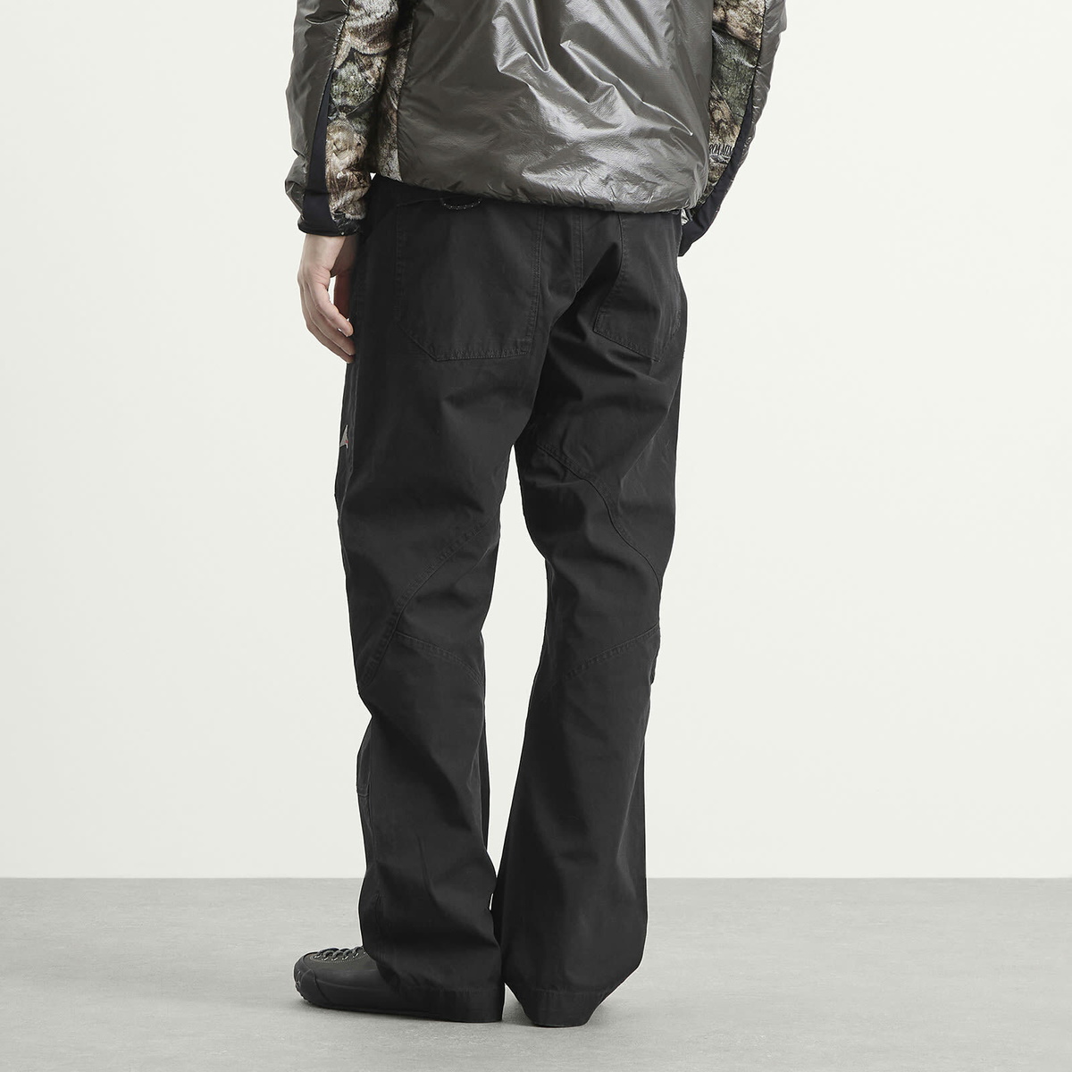 ROA Men's Crimp Shaped Cotton Trousers in Anthracite
