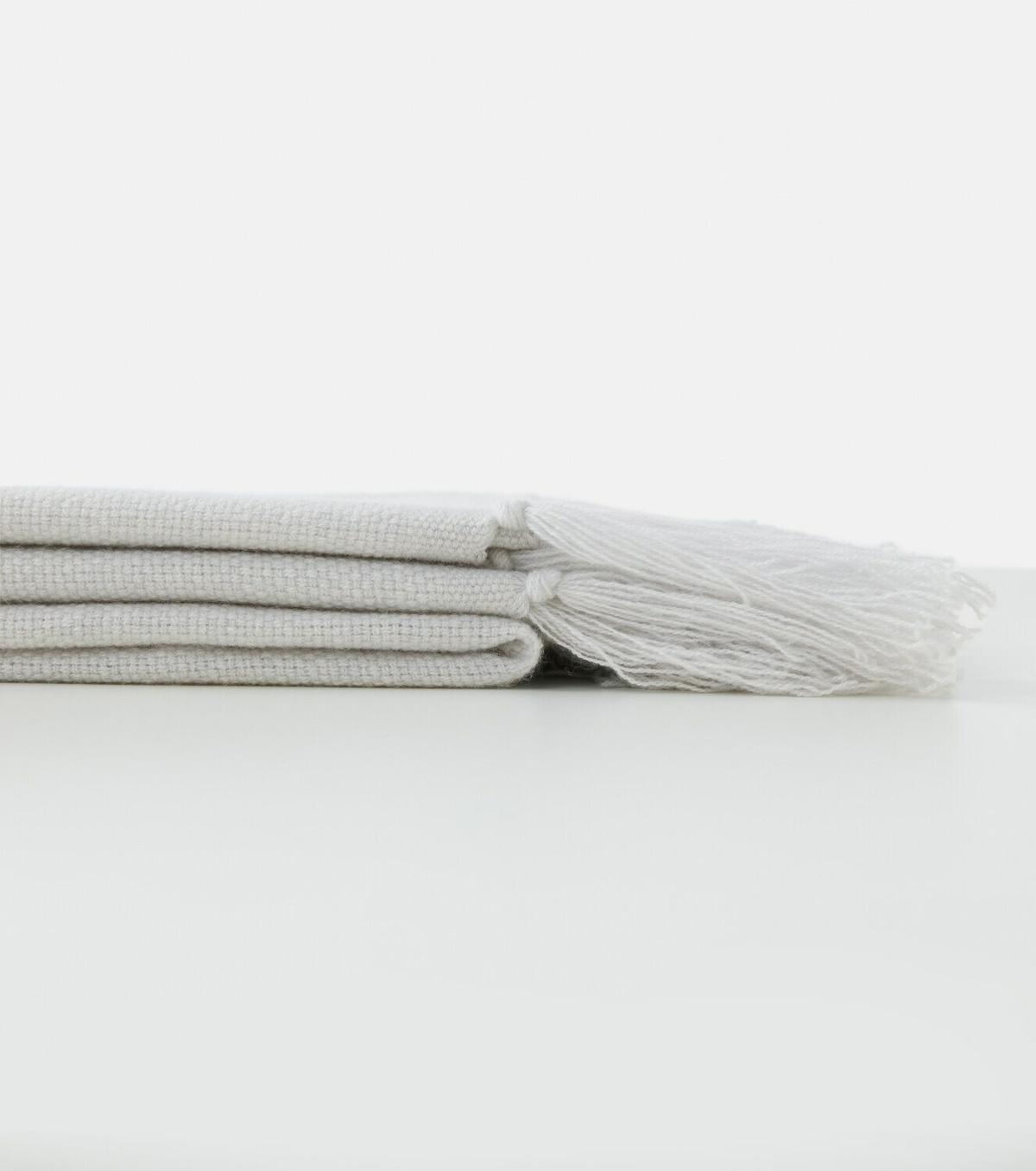Brunello Cucinelli - Fringed cashmere shawl