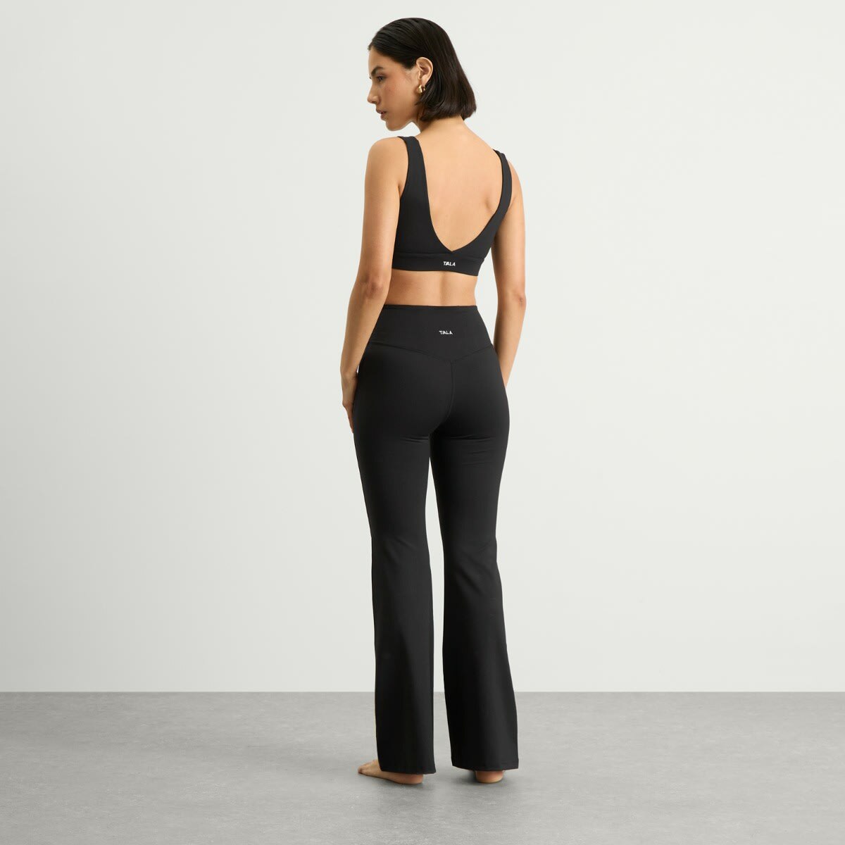 TALA Women's Dayflex V Neck Sports Bra in Shadow Black