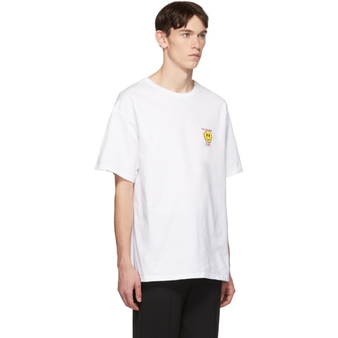 Vier SSENSE Exclusive White Facetasm Edition Smiley Patch T-Shirt Vier