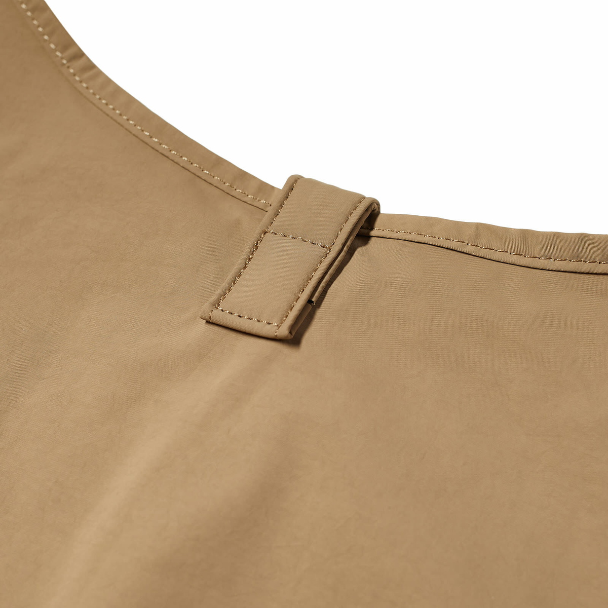 Mazi Untitled Bore Cross Body Bag in Beige 