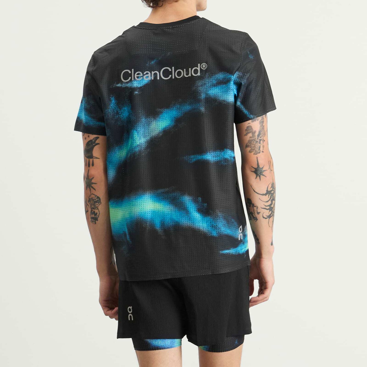 ON Men's Pace Mesh-T in Black/Horizon On