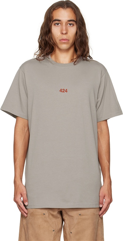Photo: 424 Gray Embroidered T-Shirt