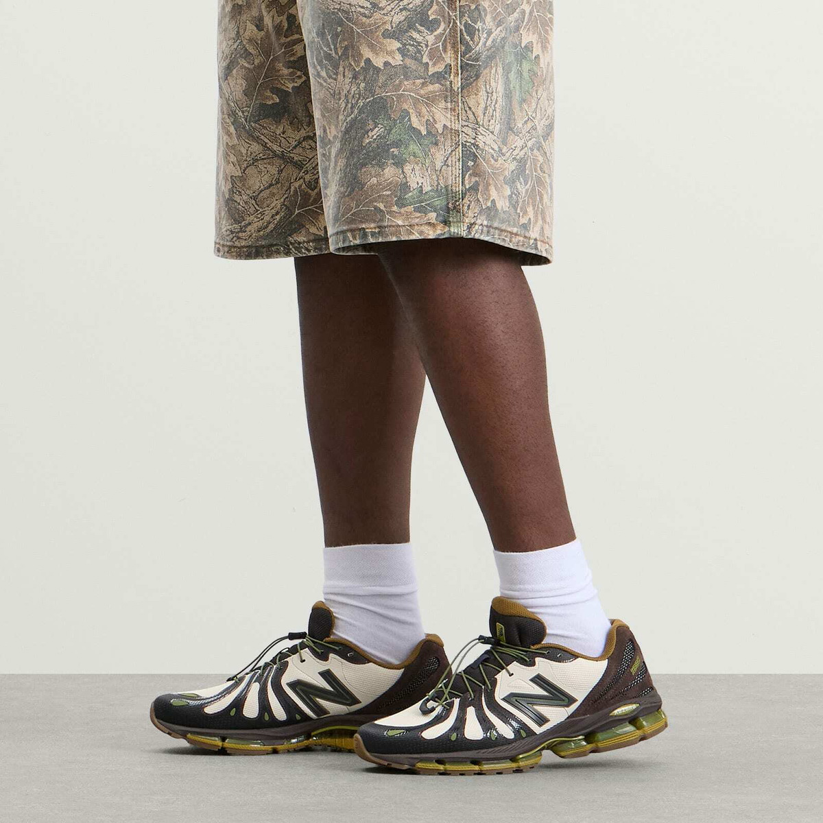 New Balance Men's 1890 Sneaker in Linen/Pumpernickel/Basil Oil