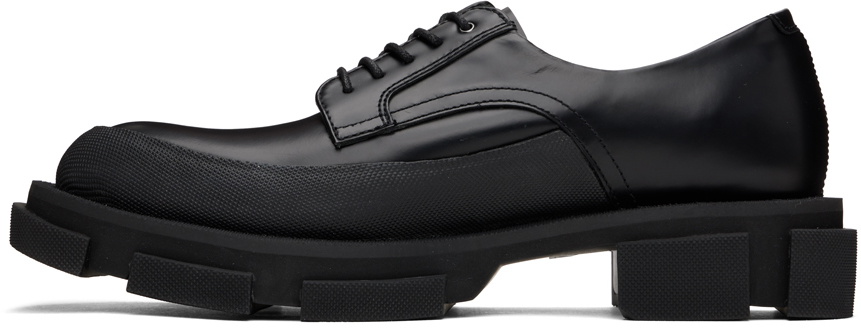 both Black Gao Derbys