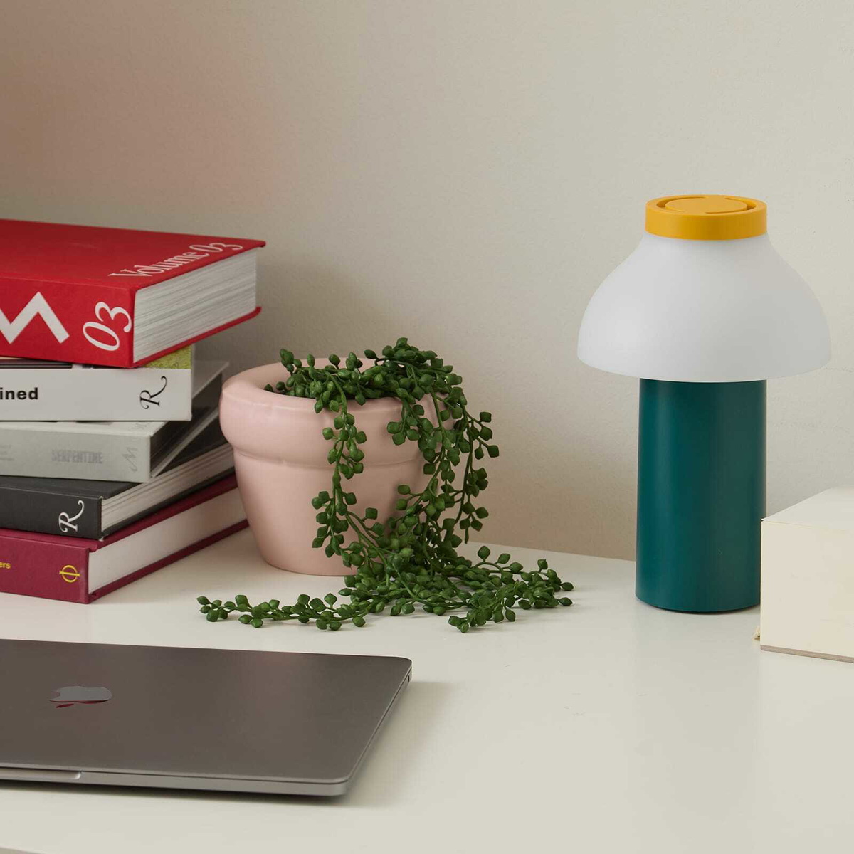 Home Studyo Louis Planter - Small in Bubblegum 
