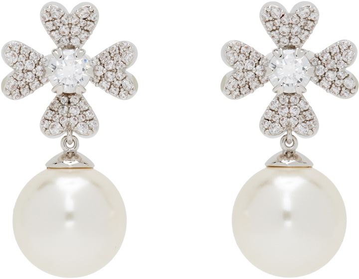 Photo: SHUSHU/TONG YVMIN Edition Cruciate Flower Faux-Pearl Earrings