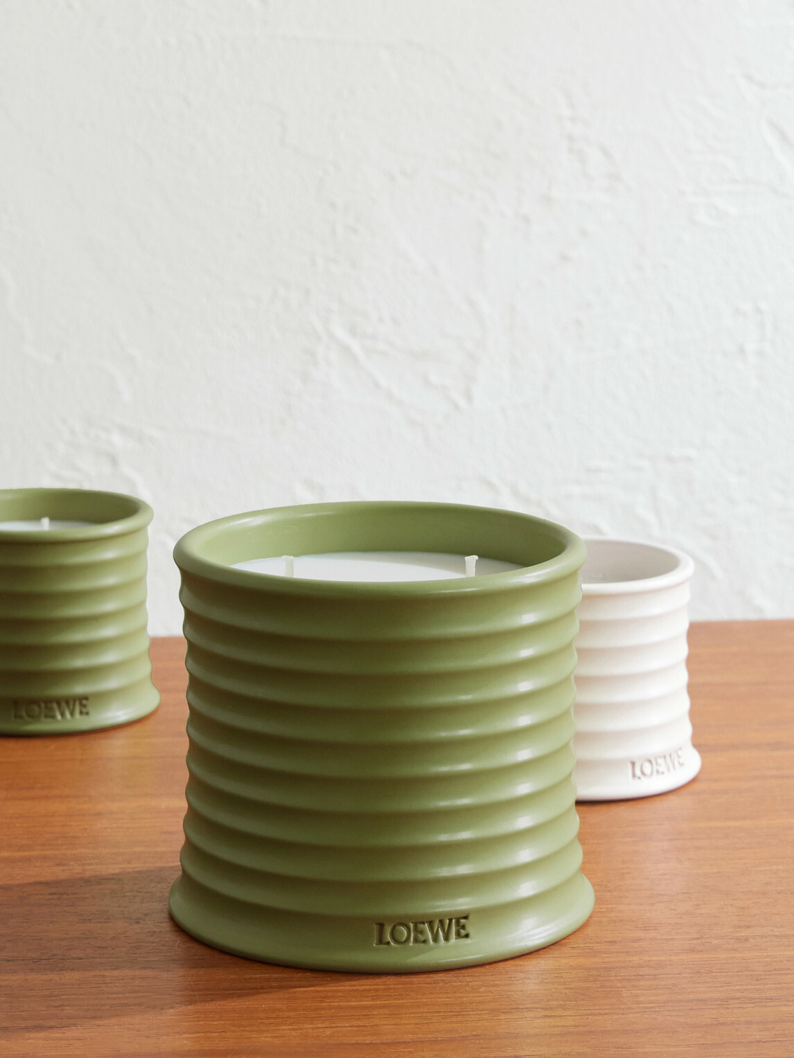 LOEWE Perfumes - Pistachio Medium Scented Candle - Green