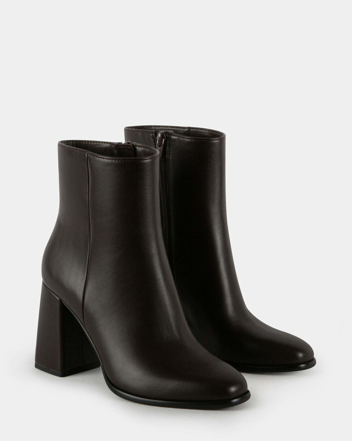 Steve Madden Kelseyy Booties in Brown