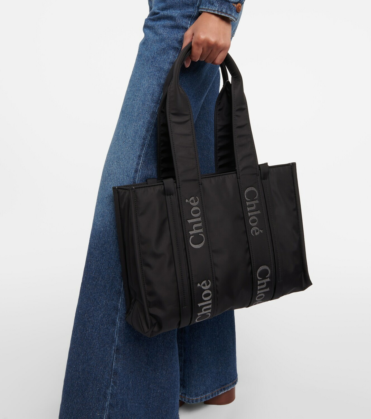 ＊CHLOE クロエ＊ Medium Woody Tote Bag Chloé Woody Tote Bag In Linen in Wild grey | Chloé US