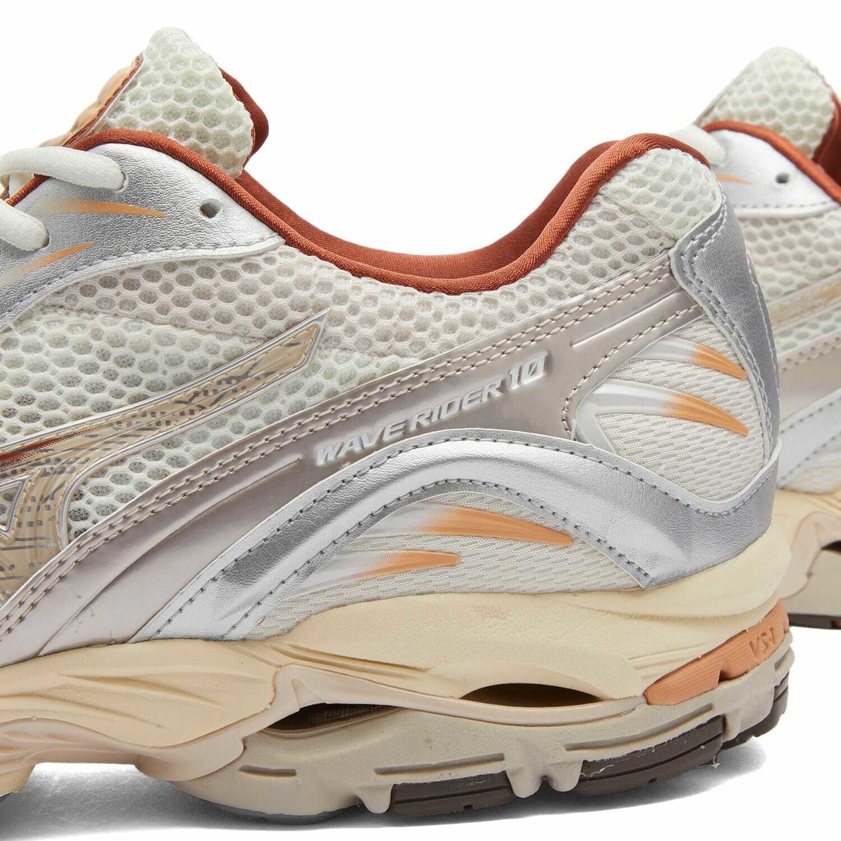 Mizuno WAVE RIDER 10 OG Sneakers in Shifting Sand/Shifting