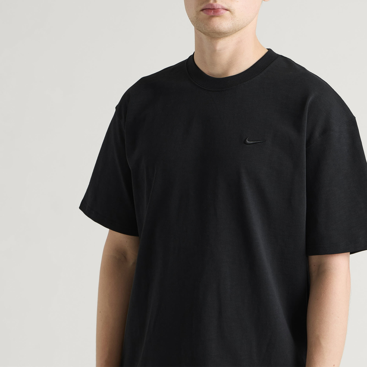 Nike Men's 560 T-Shirt in Black