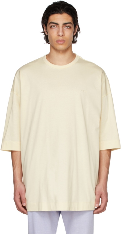 Photo: Juun.J Off-White Overfit Graphic Half Sleeve T-Shirt