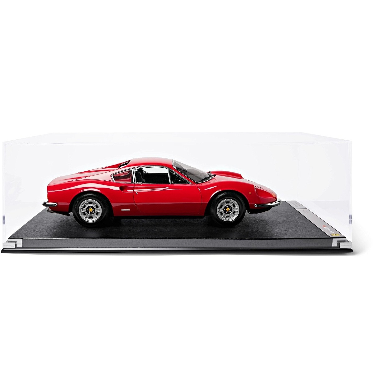 Photo: Amalgam Collection - Ferrari Dino 246 GT (1969) 1:8 Model Car - Red