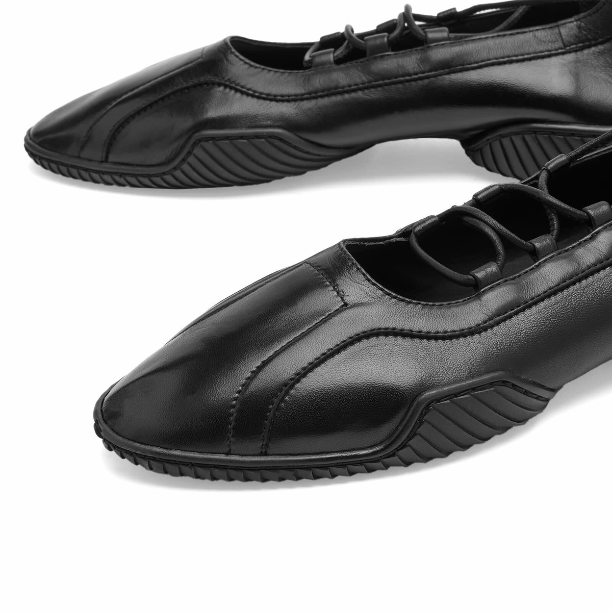 MIISTA Women's Averie Lace Ballerina in Black