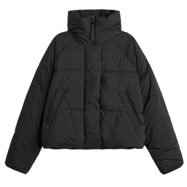 Photo: Canada Goose Women's Chilliwack Puffer Jacket in Black