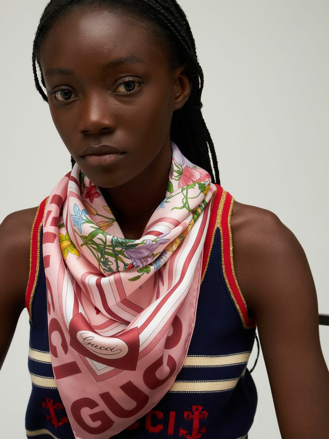 スカーフ Gucci Printed Silk Foulard Printed silk twill carré in brown and multicolour | GUCCI® SI