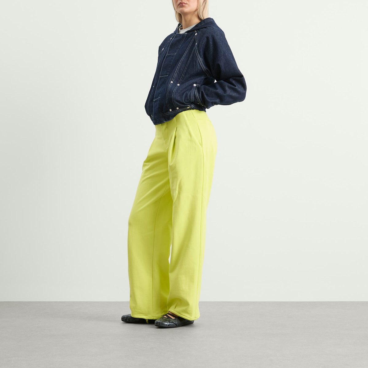 Peachy Den Women's Trixie Sweat Trouser in Highlighter
