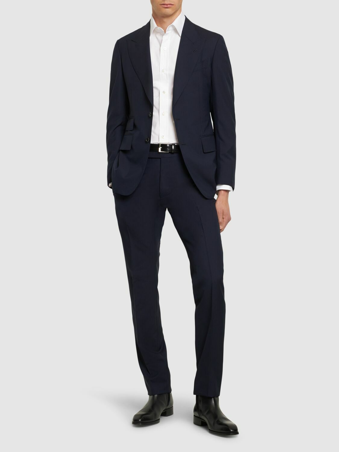 TOM FORD shelton ネイビー 46 セットアップ　ピークドラペル TOM FORD shelton ネイビー 46 セットアップ ピークドラペルの通販はau