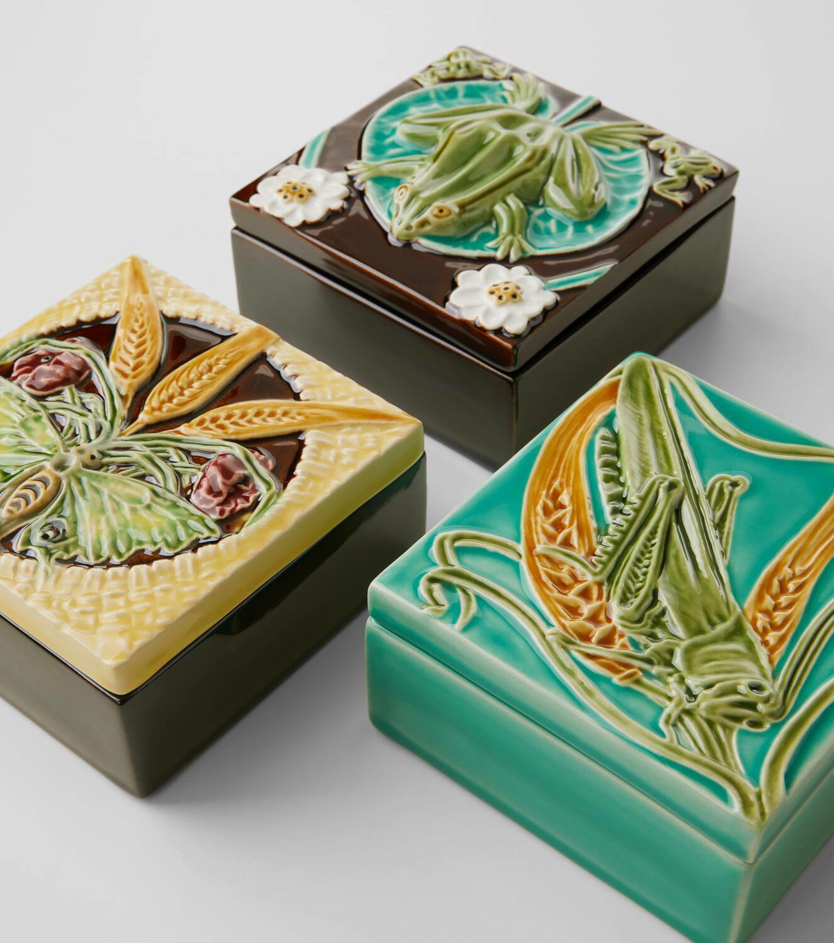 Bordallo Pinheiro Azulejo Grasshopper box