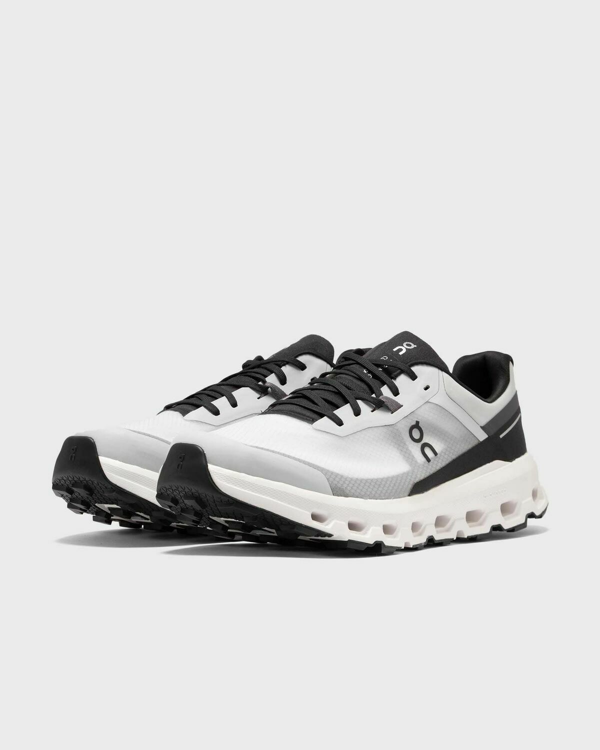 On Cloudvista 2 White Lowtop/Performance & Sports On