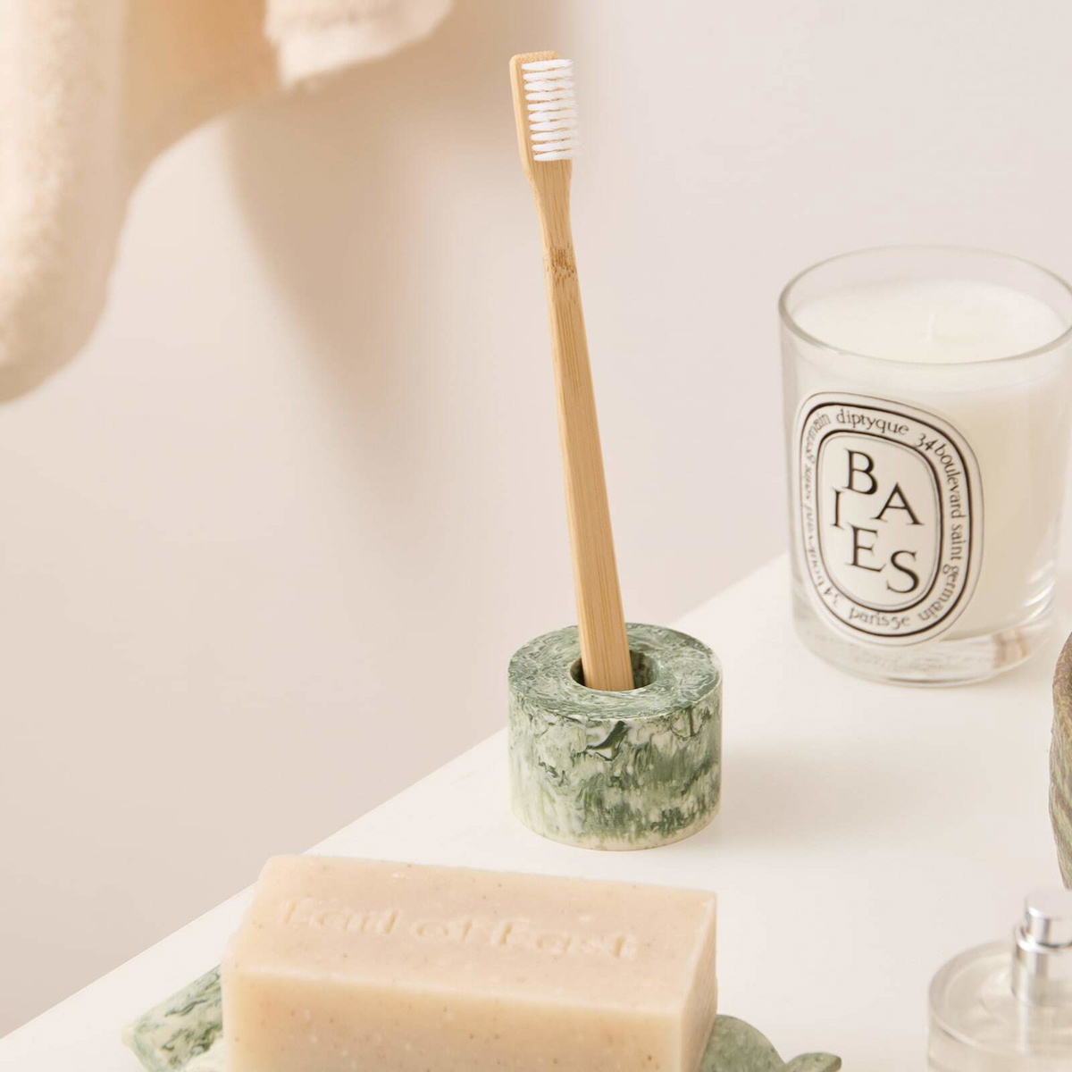 ferm LIVING Mist Toothbrush Holder in Emerald/Off-White 