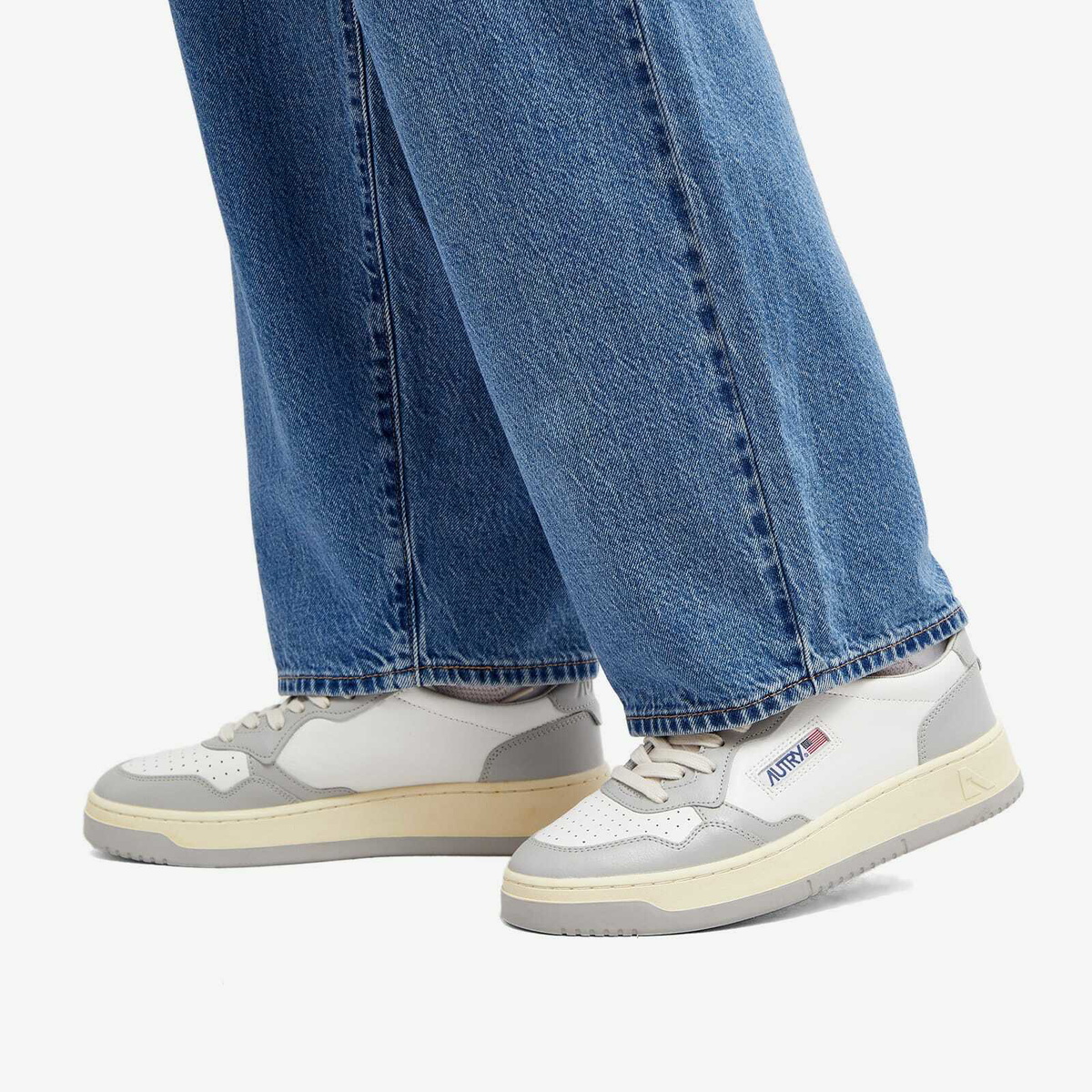 Autry Women's Medalist Low Sneakers in Grey