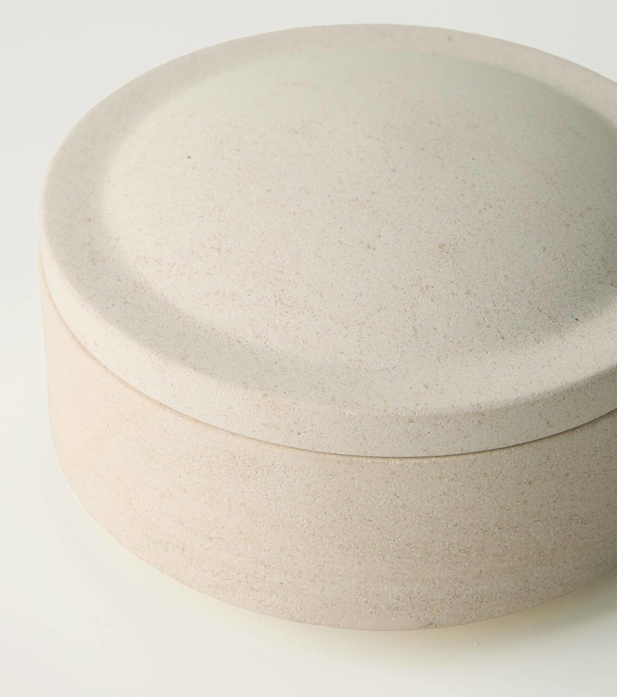 Louise Roe Gallery Object 07 stoneware container