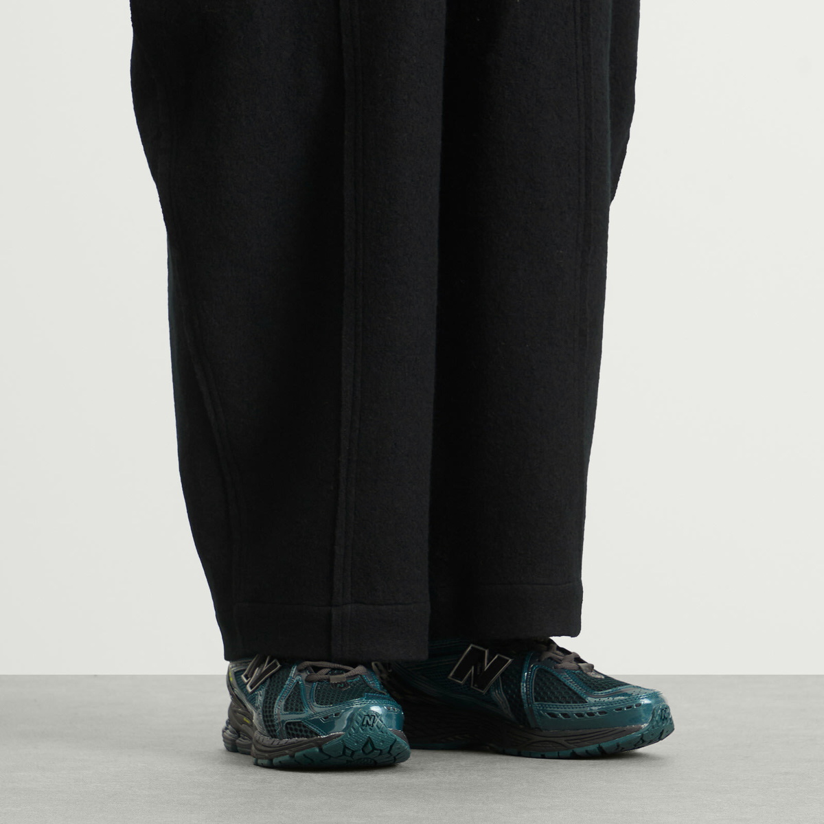 New Balance 1906 Sneaker in Medusa Green/Black