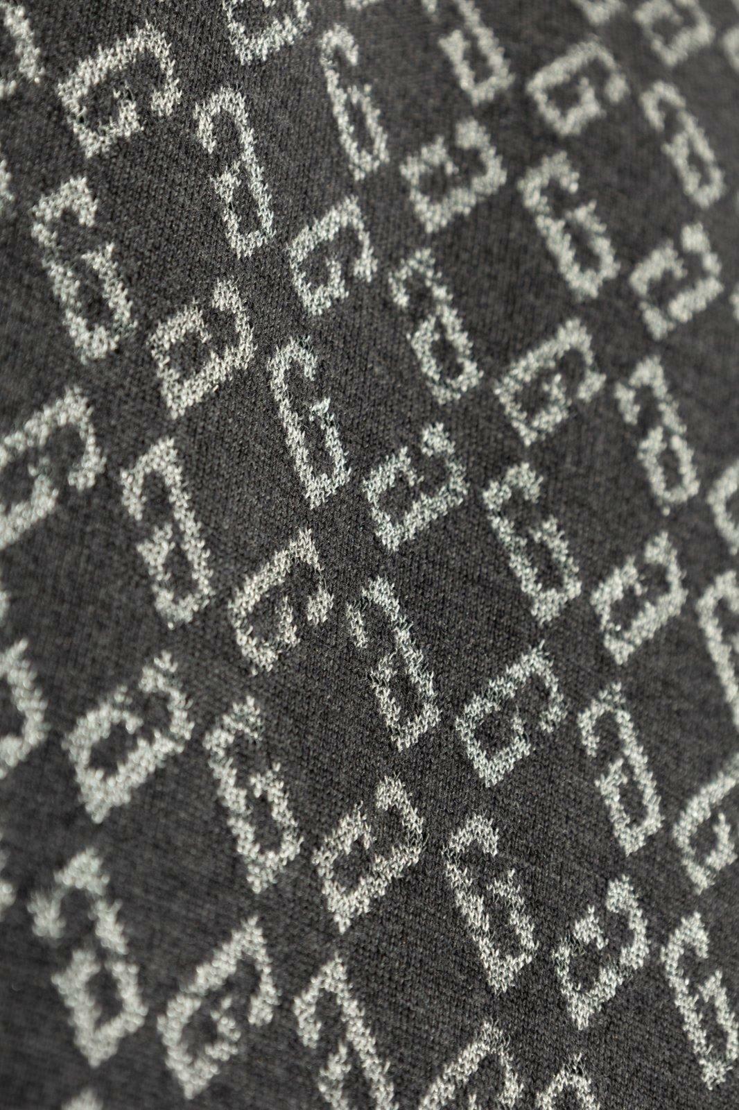 【送料&関税込】Givenchy Monogram 72 Kacquard Knit Sweater Givenchy Monogram 72 Kacquard Knit Sweater Givenchy