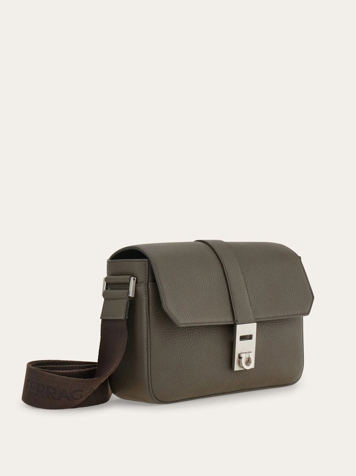 Ferragamo Mens Hug buckle messenger bag in Grey