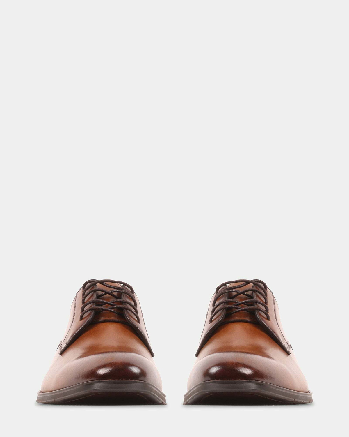 Steve Madden Kruise Dress Shoes in Tan