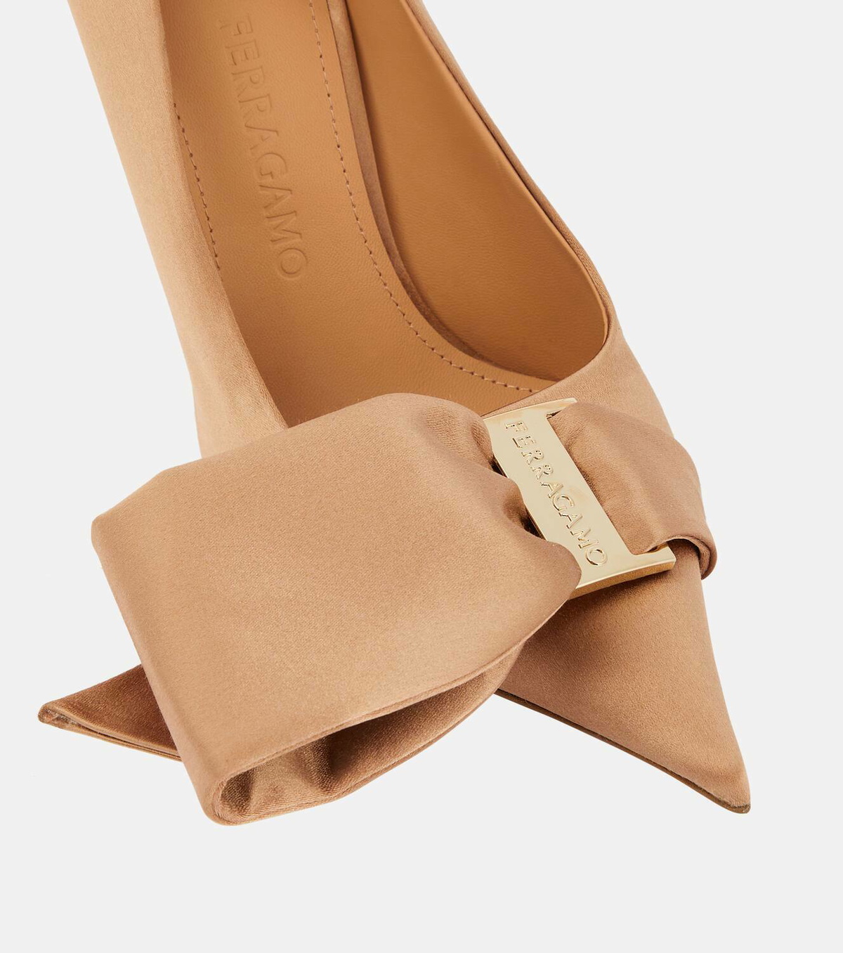【送料&関税込】Ferragamo Caramel Suede Ballerinas Ferragamo Caramel Suede Ballerinas | italist