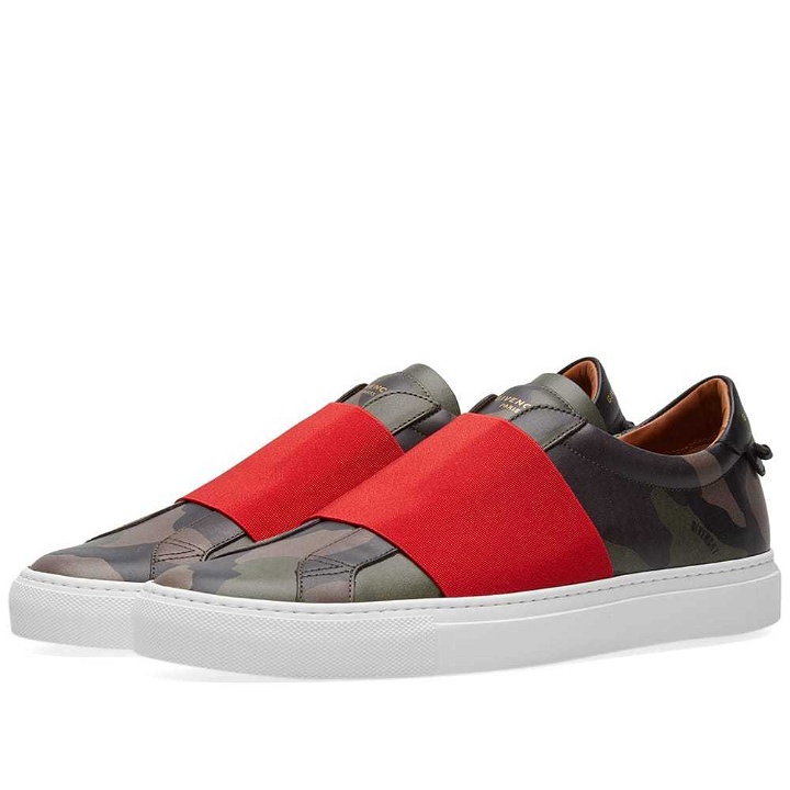 Photo: Givenchy Elastic Low Sneaker Green