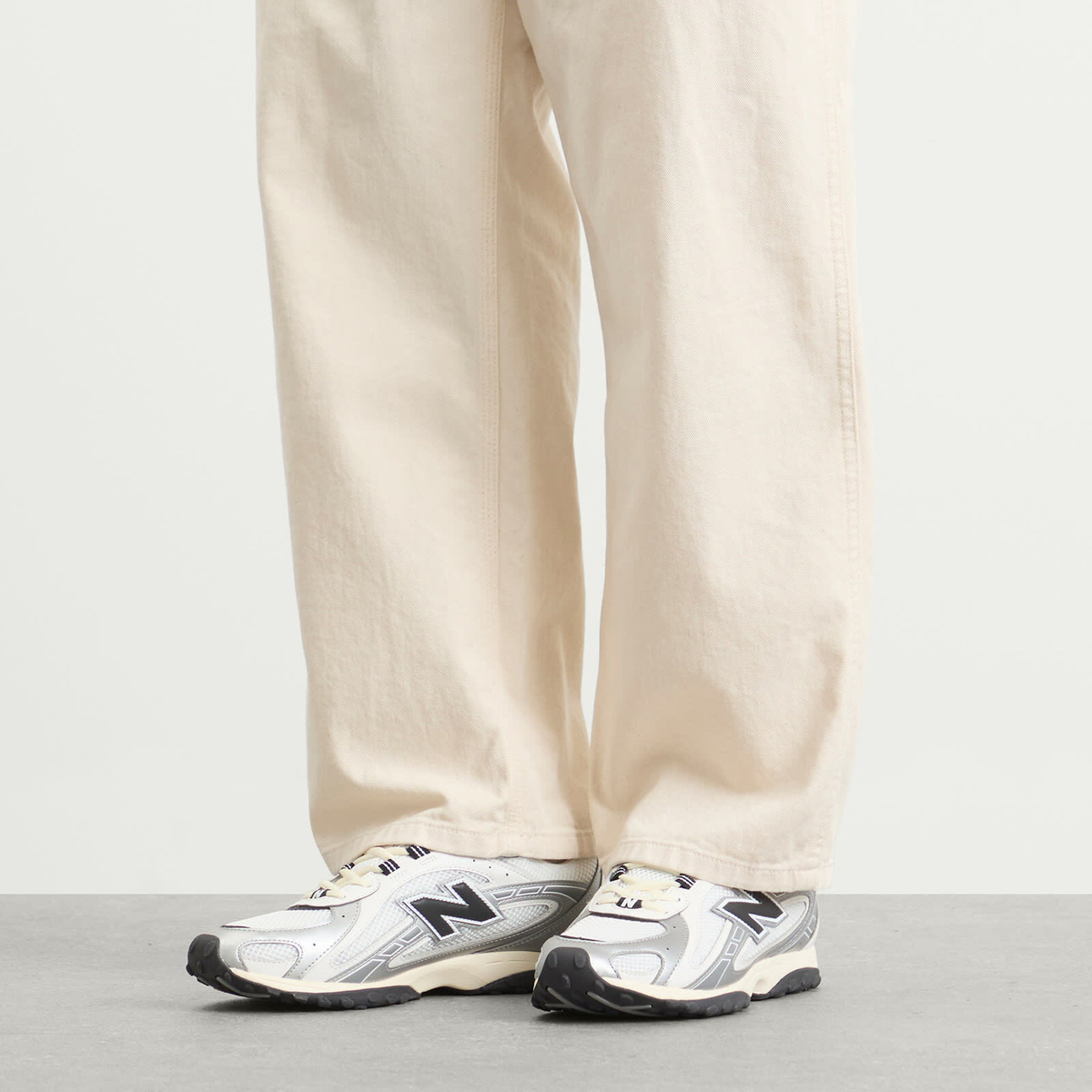 New Balance 204L Sneaker in Silver Metallic