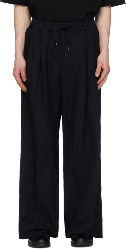Photo: Juun.J Black Cotton-Linen Blended Trousers