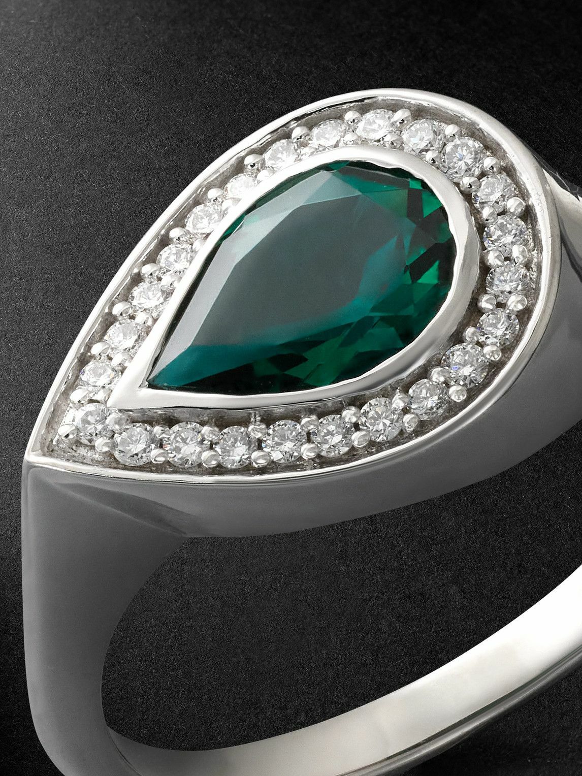 42 Suns - 14-Karat White Gold Laboratory-Grown Emerald and Diamond Ring - Green