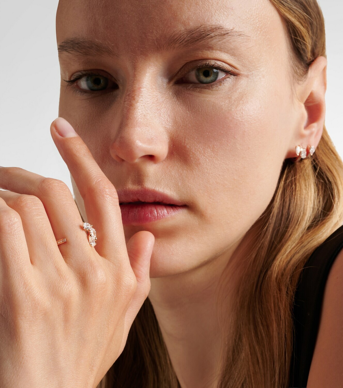 Repossi Serti Sur Vide 18kt rose gold ring with diamonds