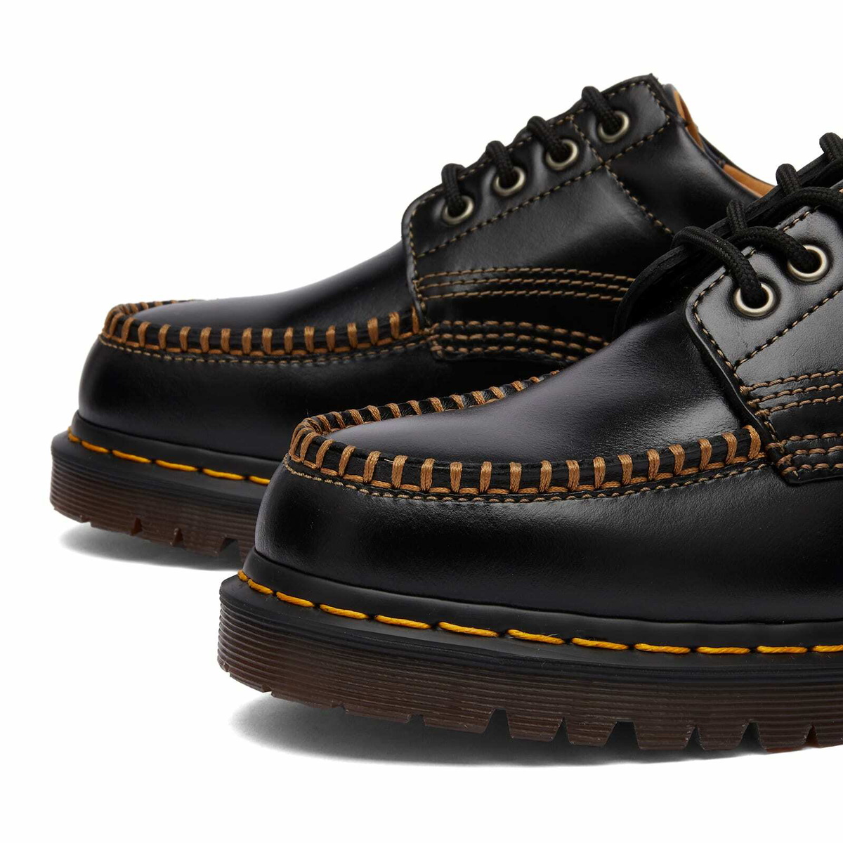 Dr. Martens Men's Lowell Leather Shoe Sneakers in Black Dr
