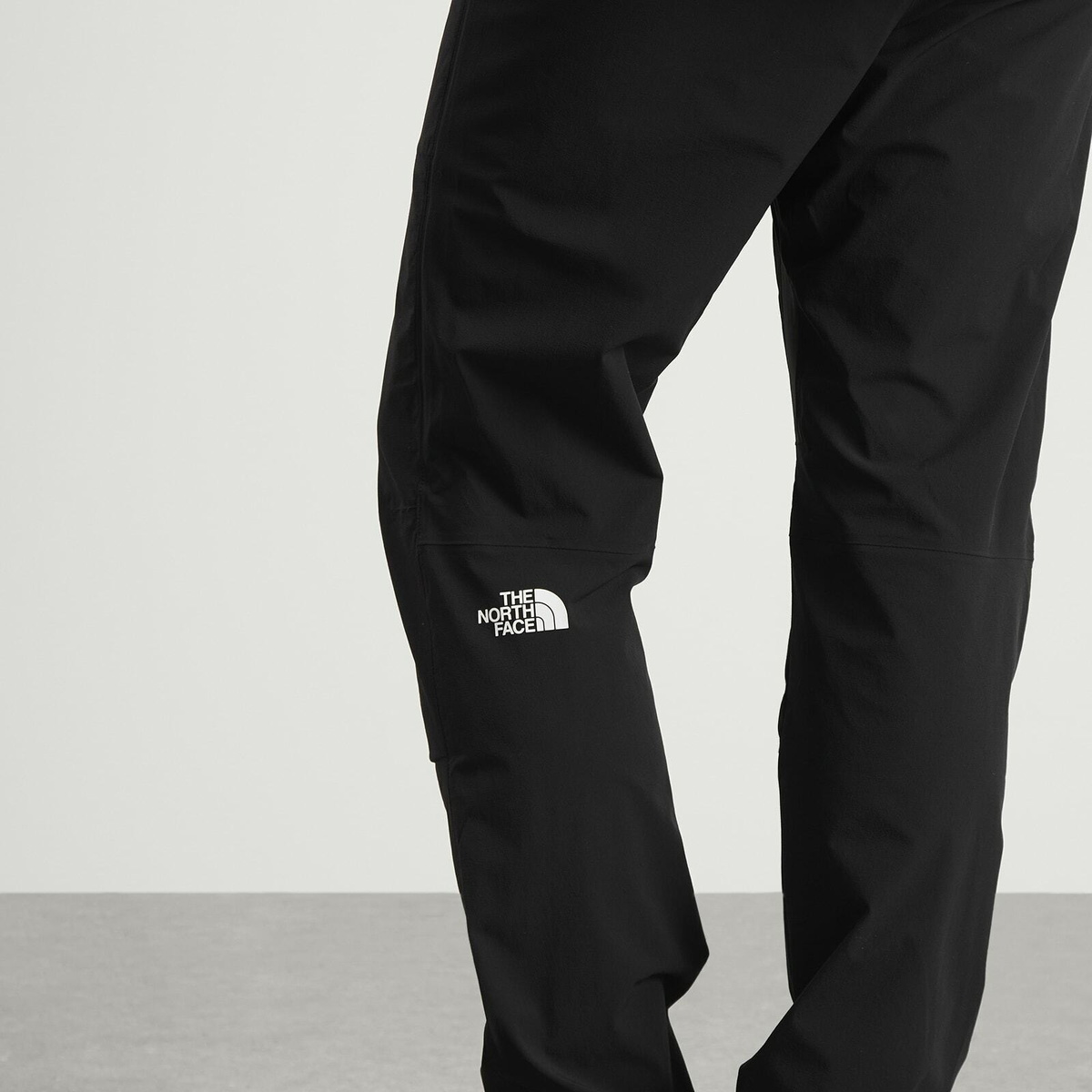 The North Face Men's Summit Off Width Trousers in Tnf Black The