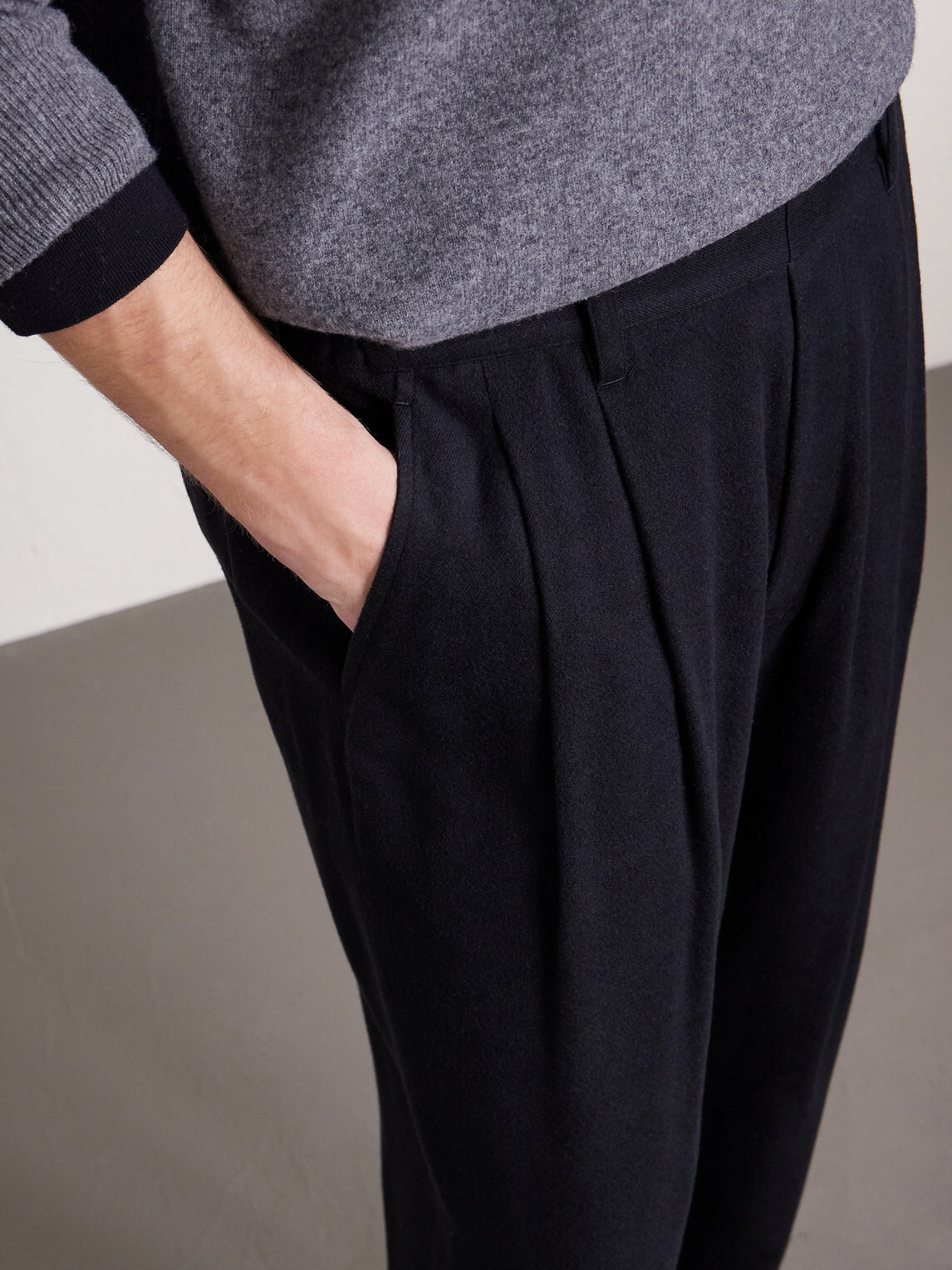 ssstein - Straight-Leg Silk-Blend Flannel Trousers - Black