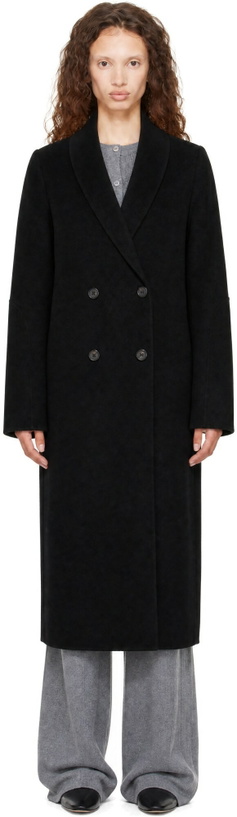 Photo: LISA YANG Black Doublé Shawl Coat