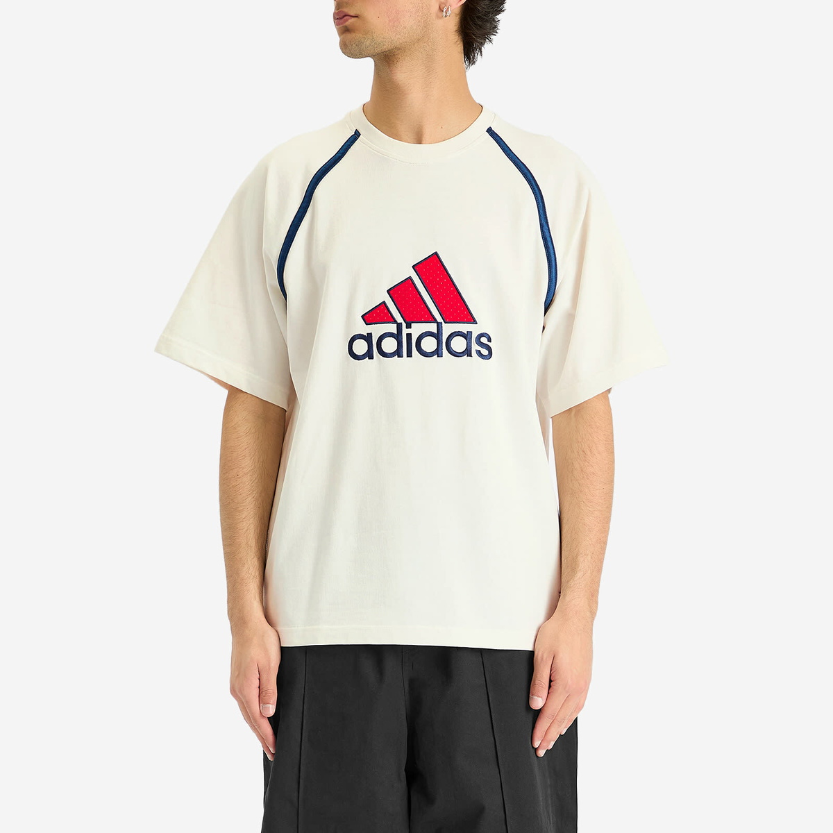 ●ADIDAS● Adidas Badge of Sport T-Shirt s-l400.jpg