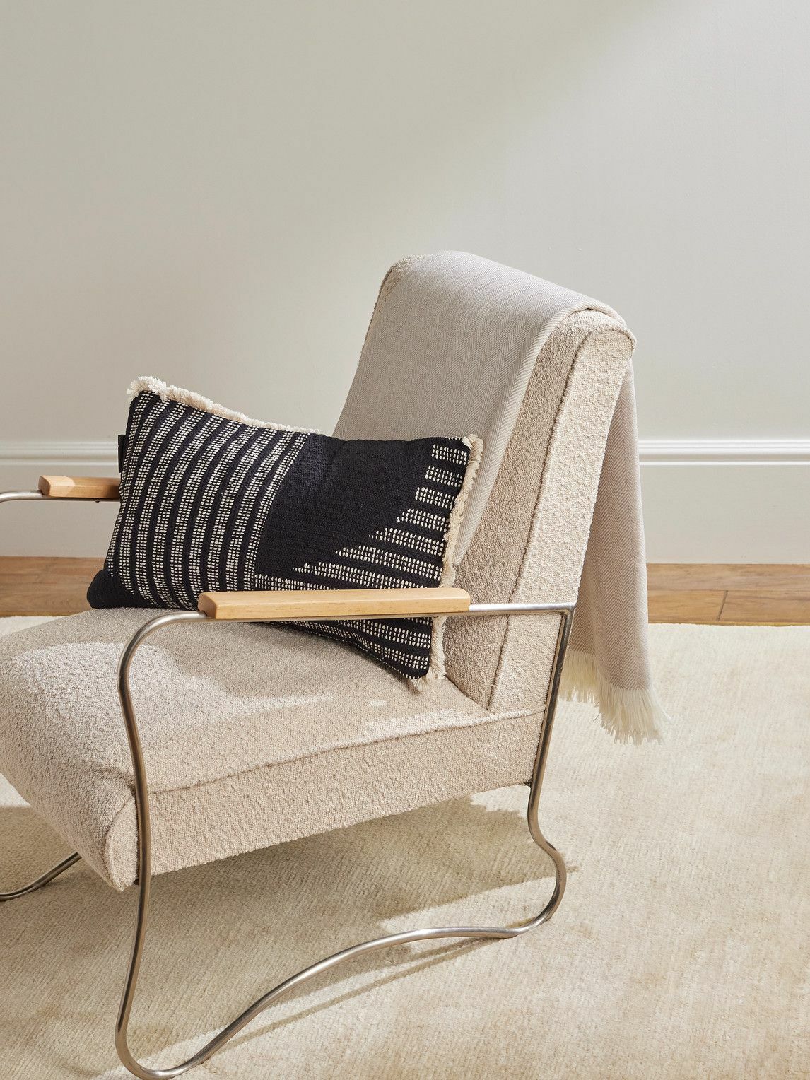 CONRAN SHOP フェザー クッション コンランショップ インド人？ 【公式