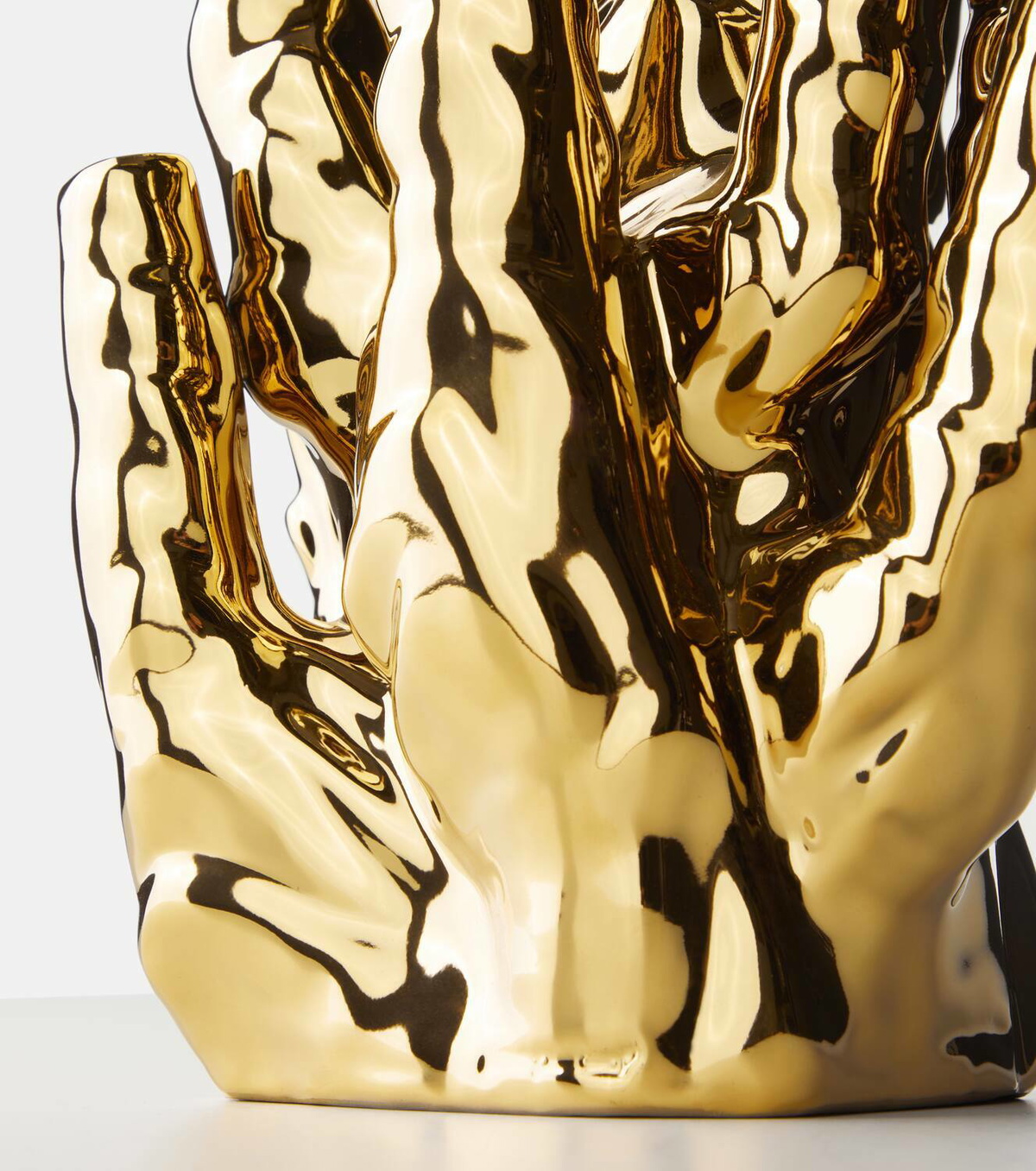 Polspotten Coral porcelain vase by Norman Trapman