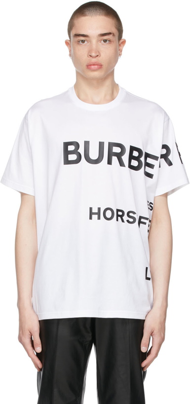 Photo: Burberry White Oversized 'Horseferry' Print T-Shirt